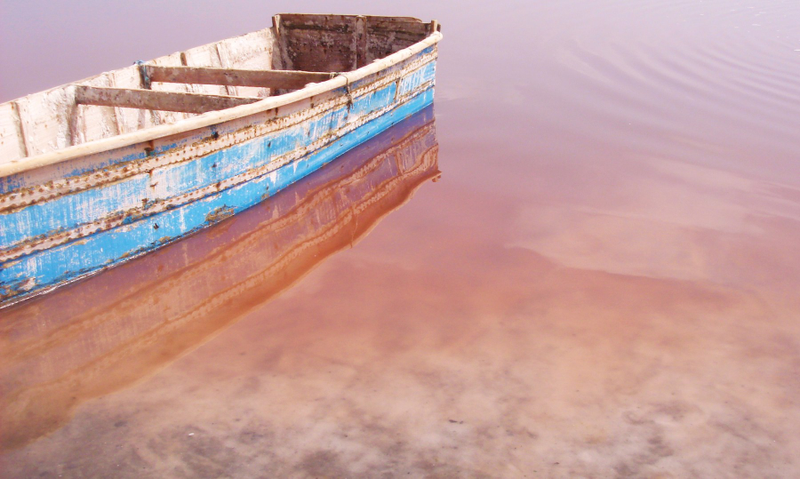 Illustration for article titled Absolutely Stunning Examples Of Lakes And Rivers With Unearthly Colors